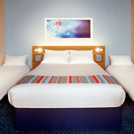 Travelodge Widnes Extérieur photo