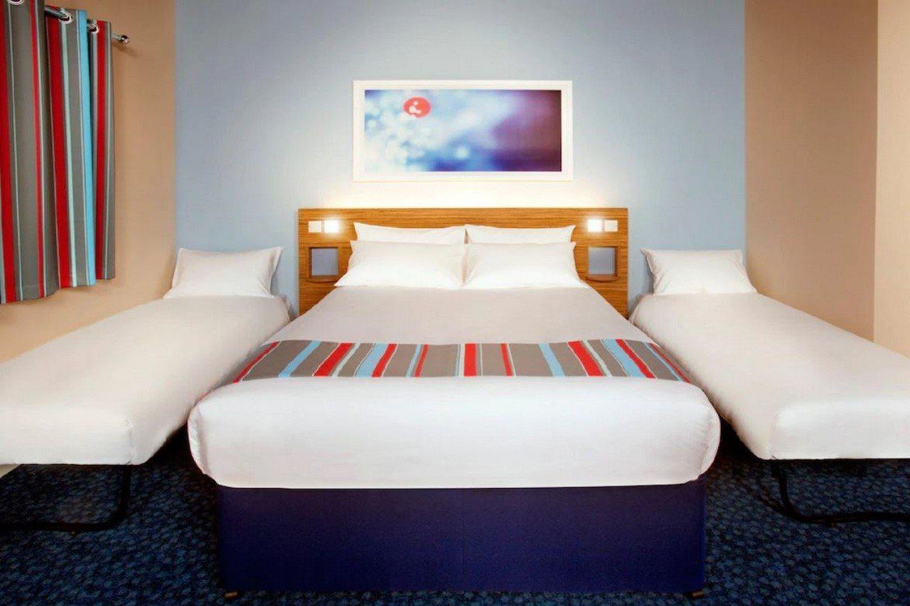 Travelodge Widnes Extérieur photo