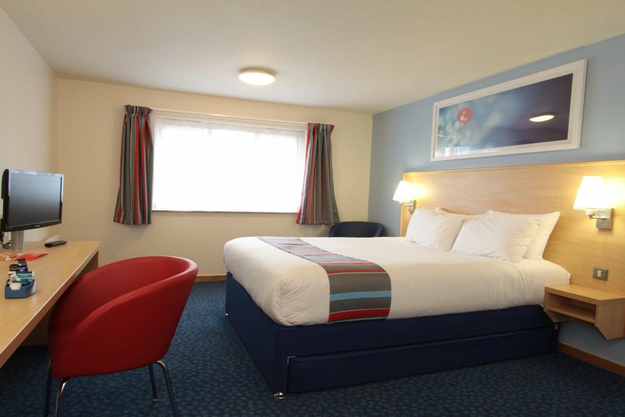 Travelodge Widnes Extérieur photo